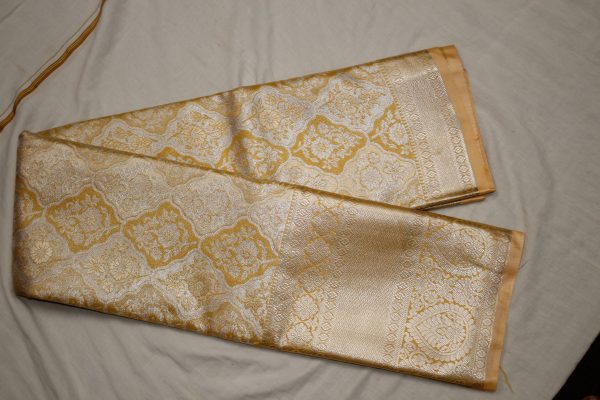 ब्रोकेट ज़री साड़ी